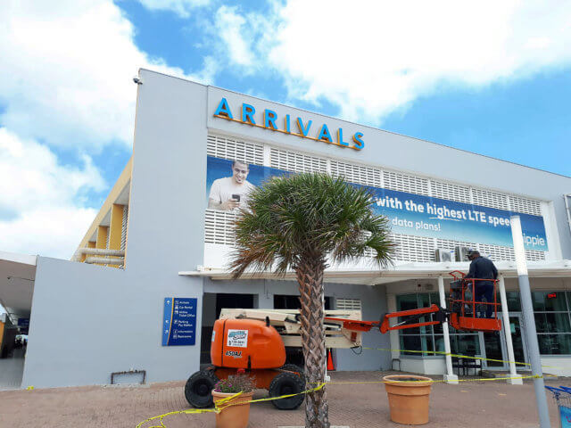 wayfinding-bewegwijzering-curaçao-airport-arrivals